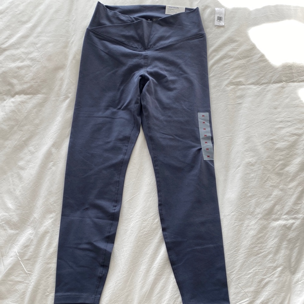 NWT Old Navy Powerchill Leggings - Women’s size M